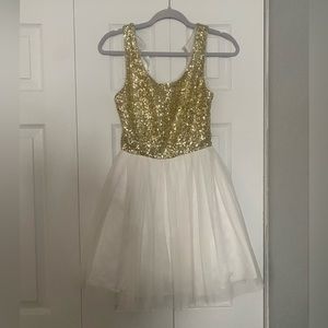 B. Darlin Gorgeous Sparkly Homecoming Dress 🥂🍾